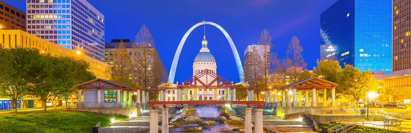 Kiener Plaza and the Gateway Arch
